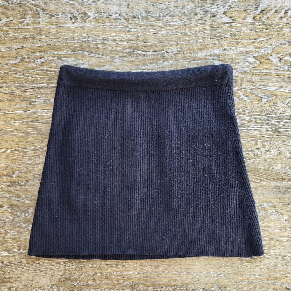 Zara Womens Black Ribbed Knit Mini Skirt with Front Pockets Size Medium - Picture 2 of 9